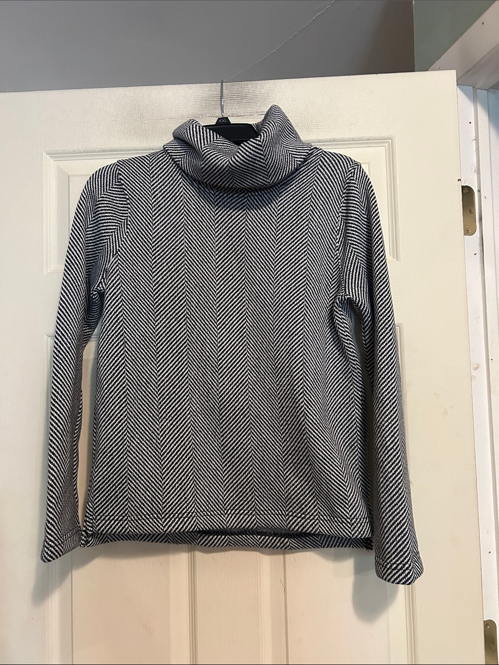 J. Crew Black & White Chevron Turtleneck Sweater Size Small